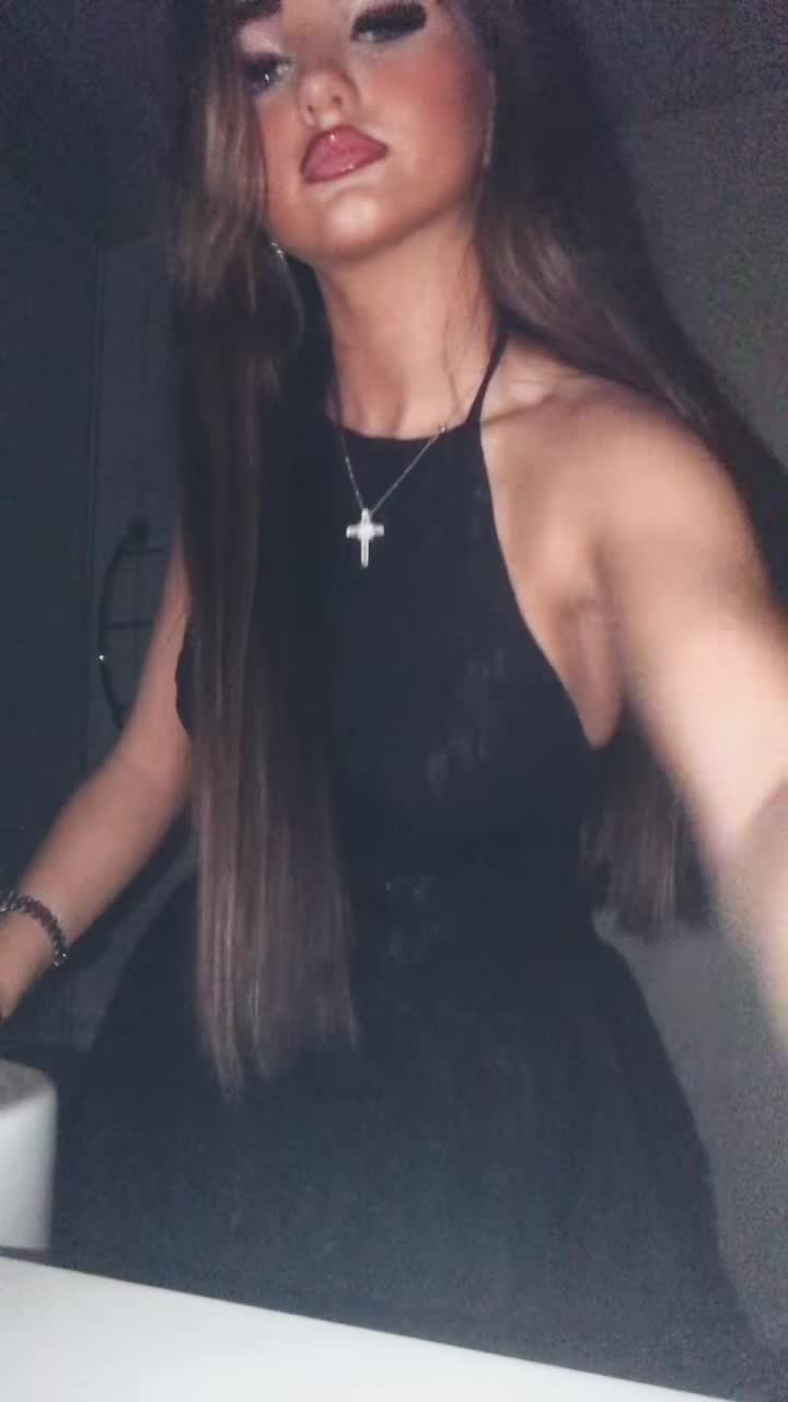 @𝒲𝒾𝓃𝓃𝒾ℯ 𝓂𝒶𝓇𝒾ℯ 👸🏽