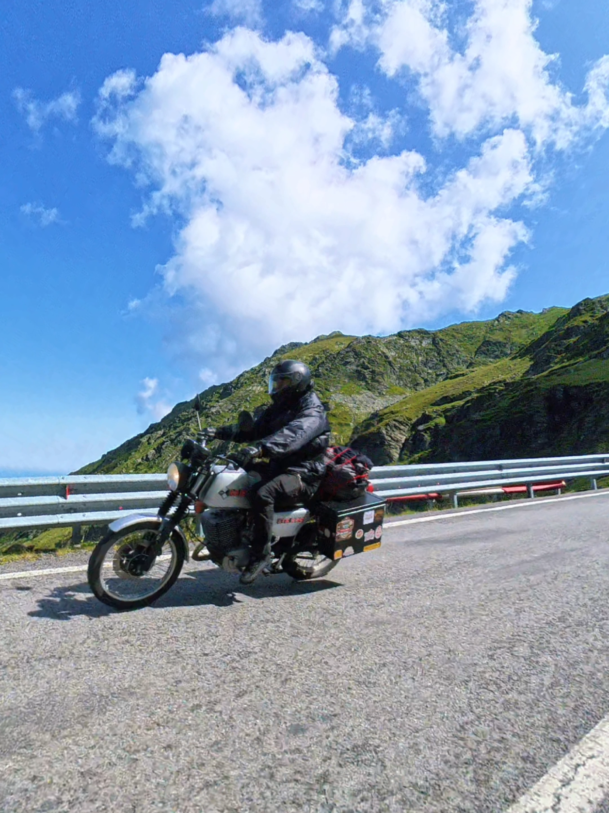 @Lovadi Jozsef☕️ 🗻 🏍
