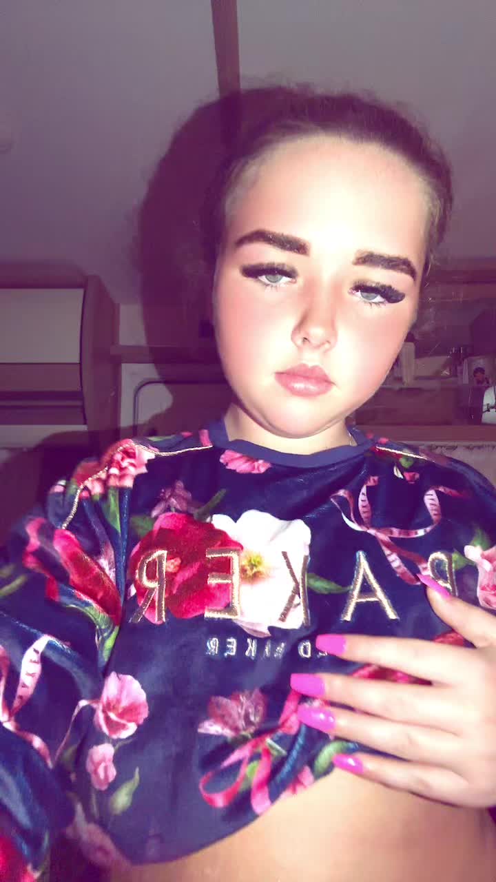 @~J~