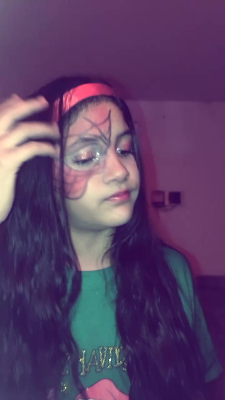 @la niña del pelo largo,