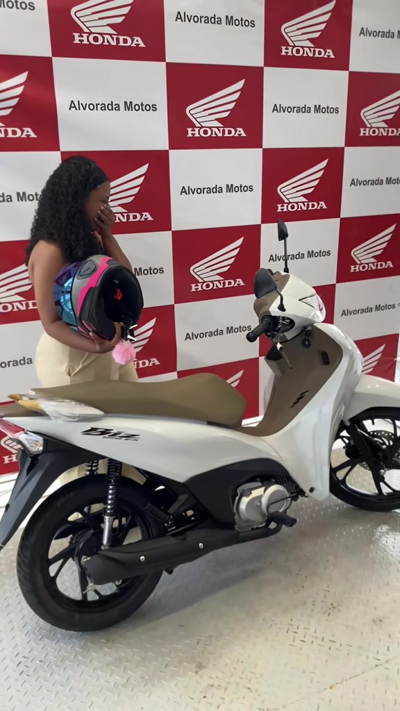 @LUIS HONDA