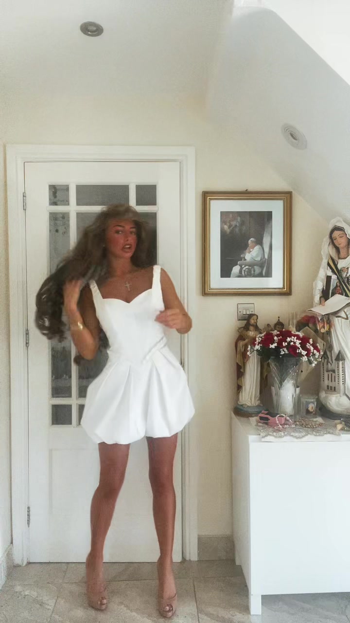 @shakira_doherty_