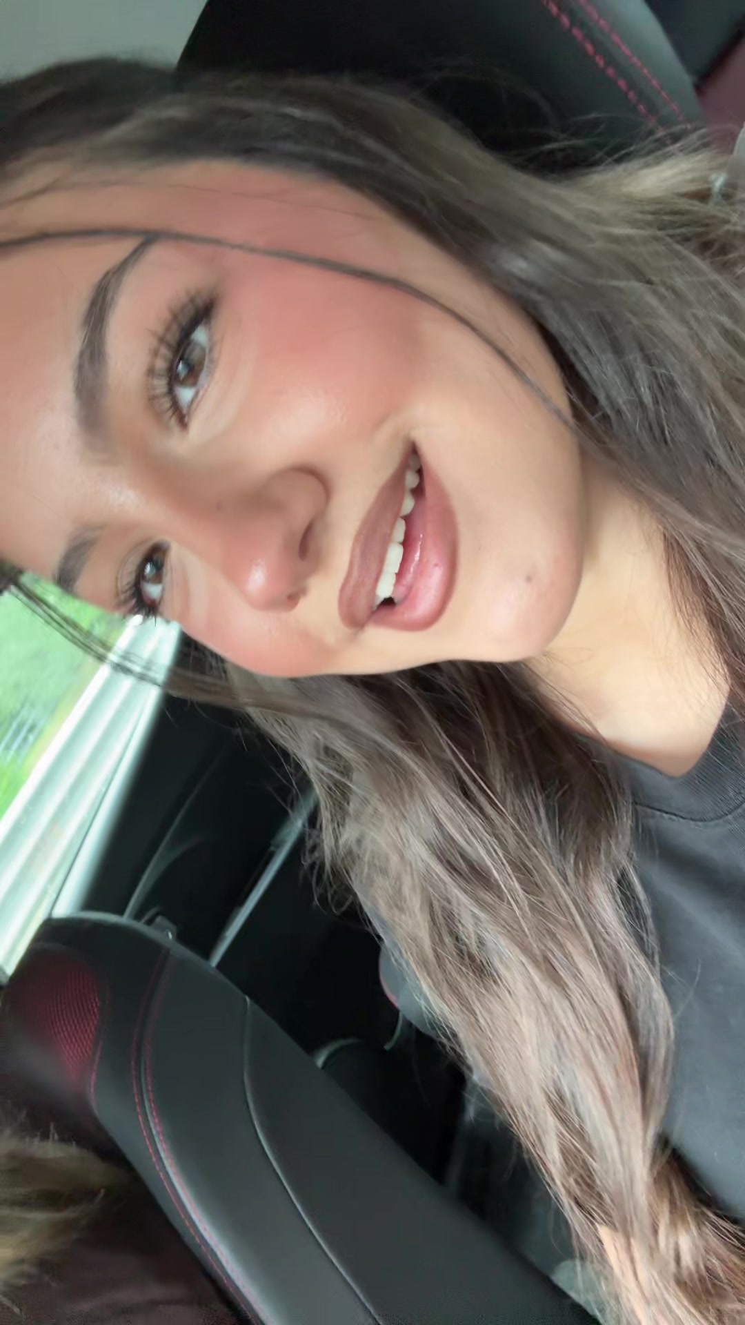 @stellahoxha_