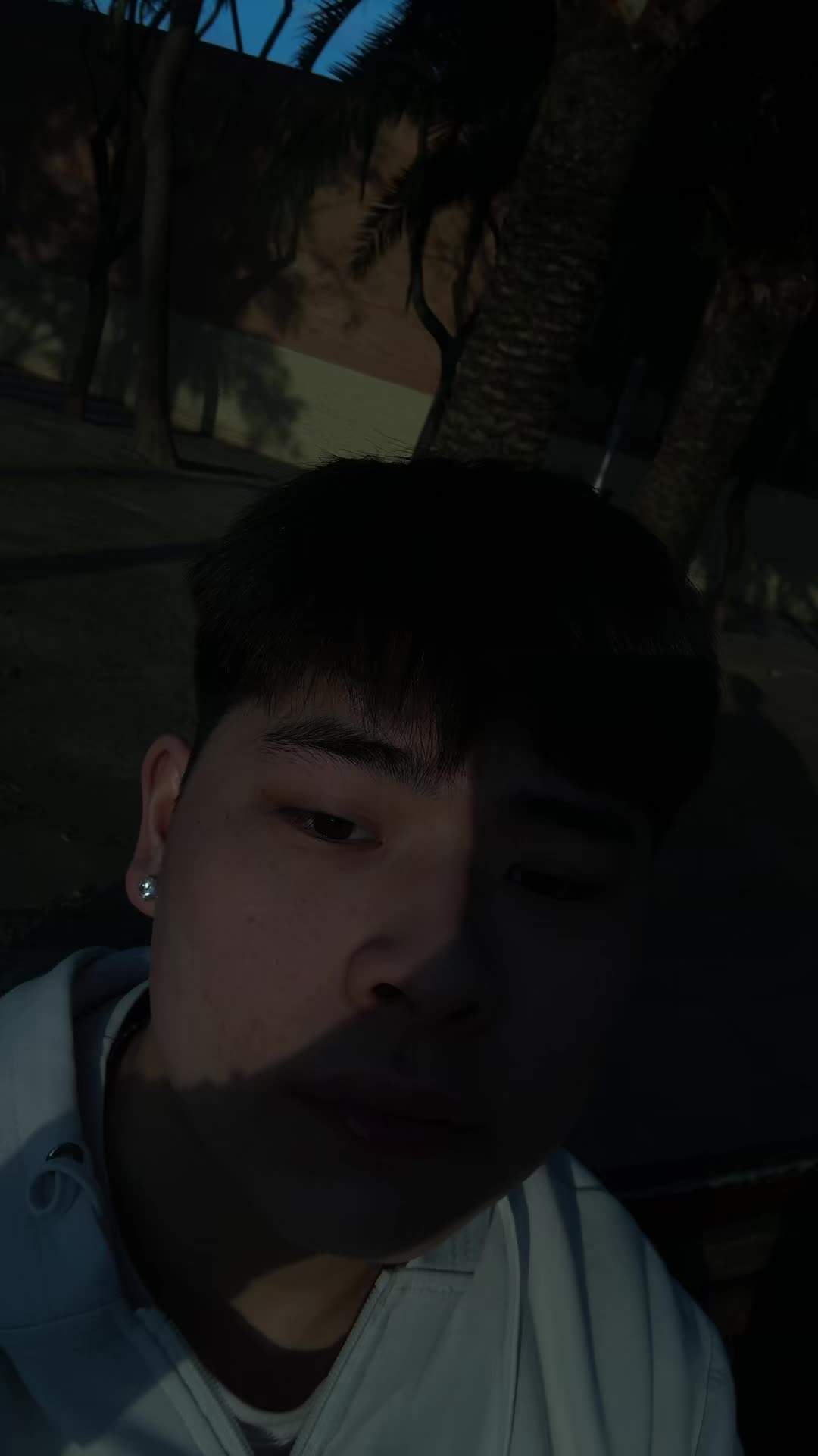 @🦦