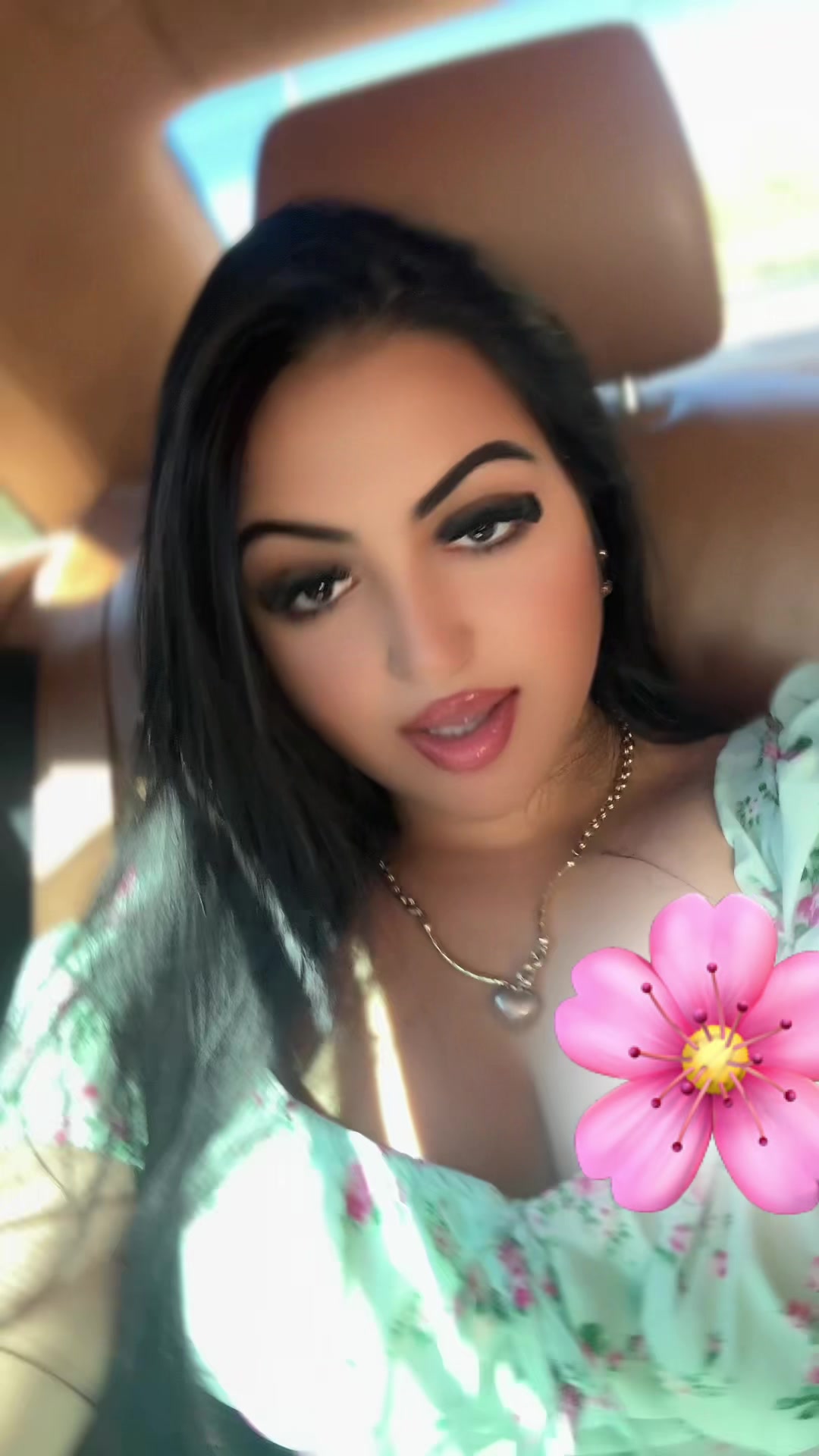 @Vivike007💋