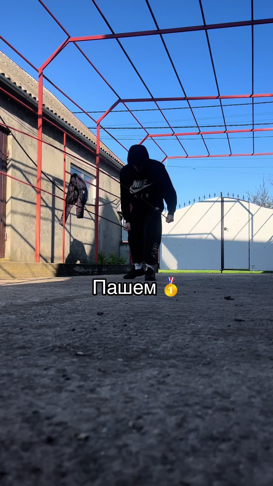 @L E V I T S K I Y