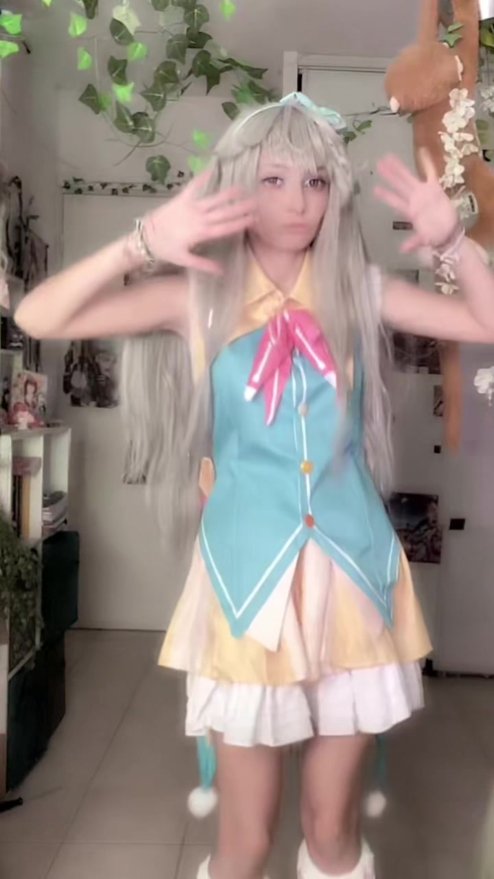 @°•★{<3 }★•°