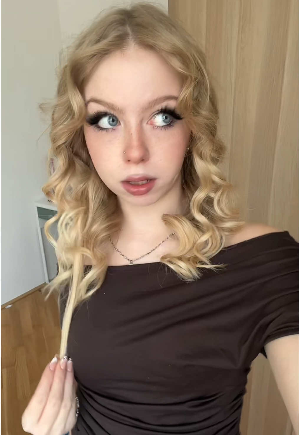 @kikisnowhite:)