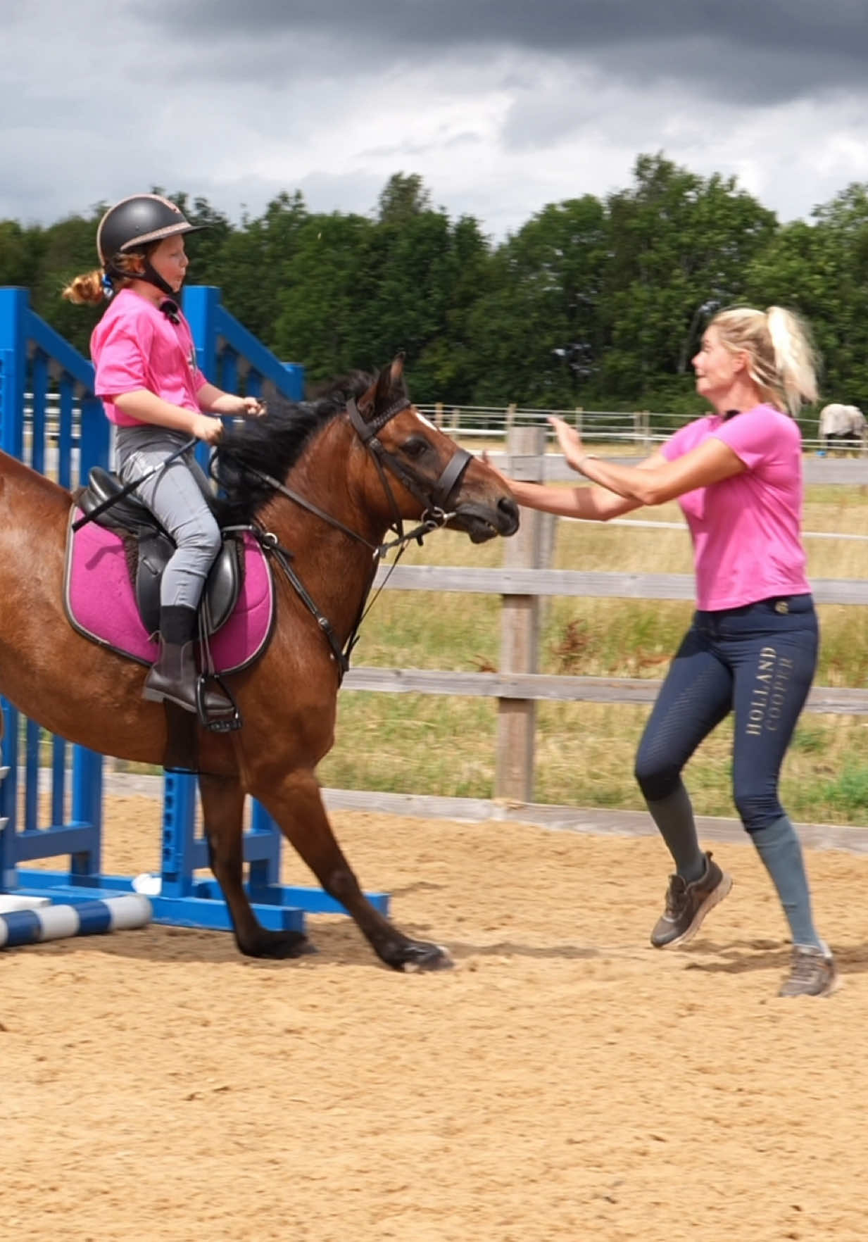 @Jumping With Ivy