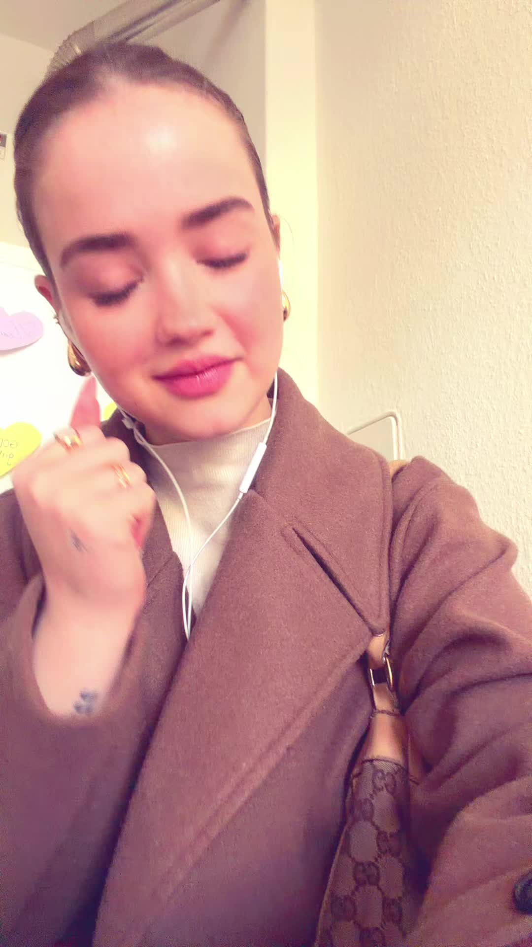 @anastasjaschaefer