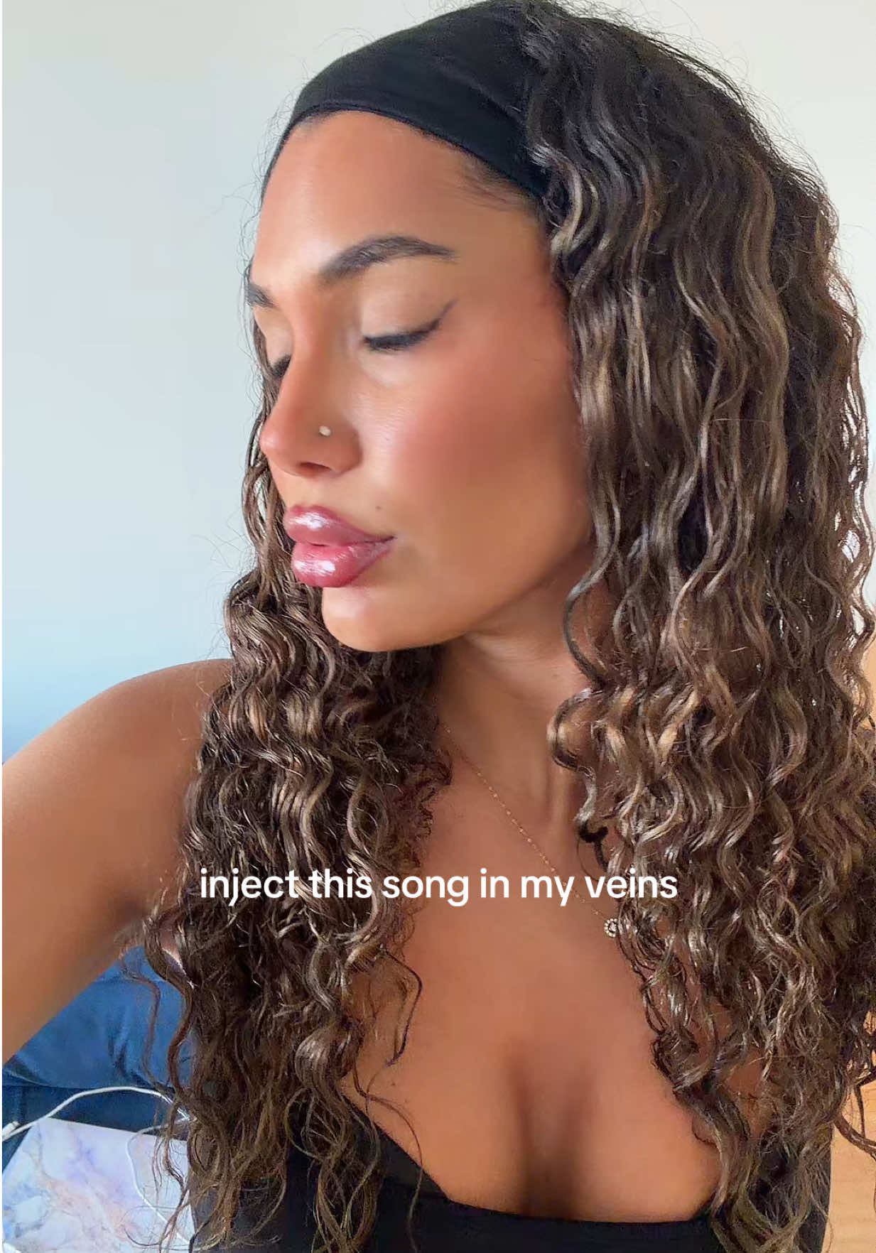 @Certified Goldilocks 👩🏼🦱