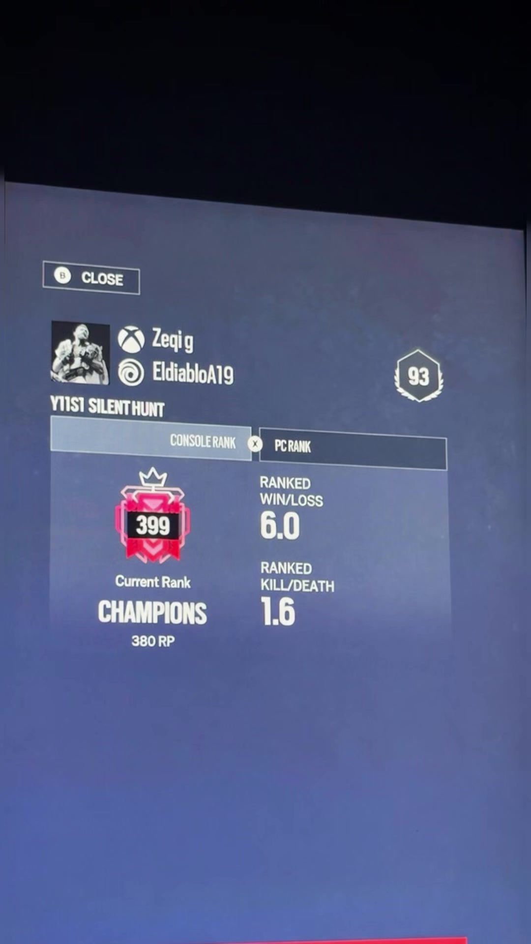 @qZeqi