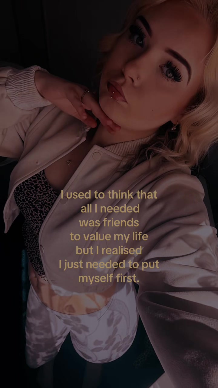@𝒞𝒽𝓁𝑜𝑒𝑅𝑜𝓈𝑒💋