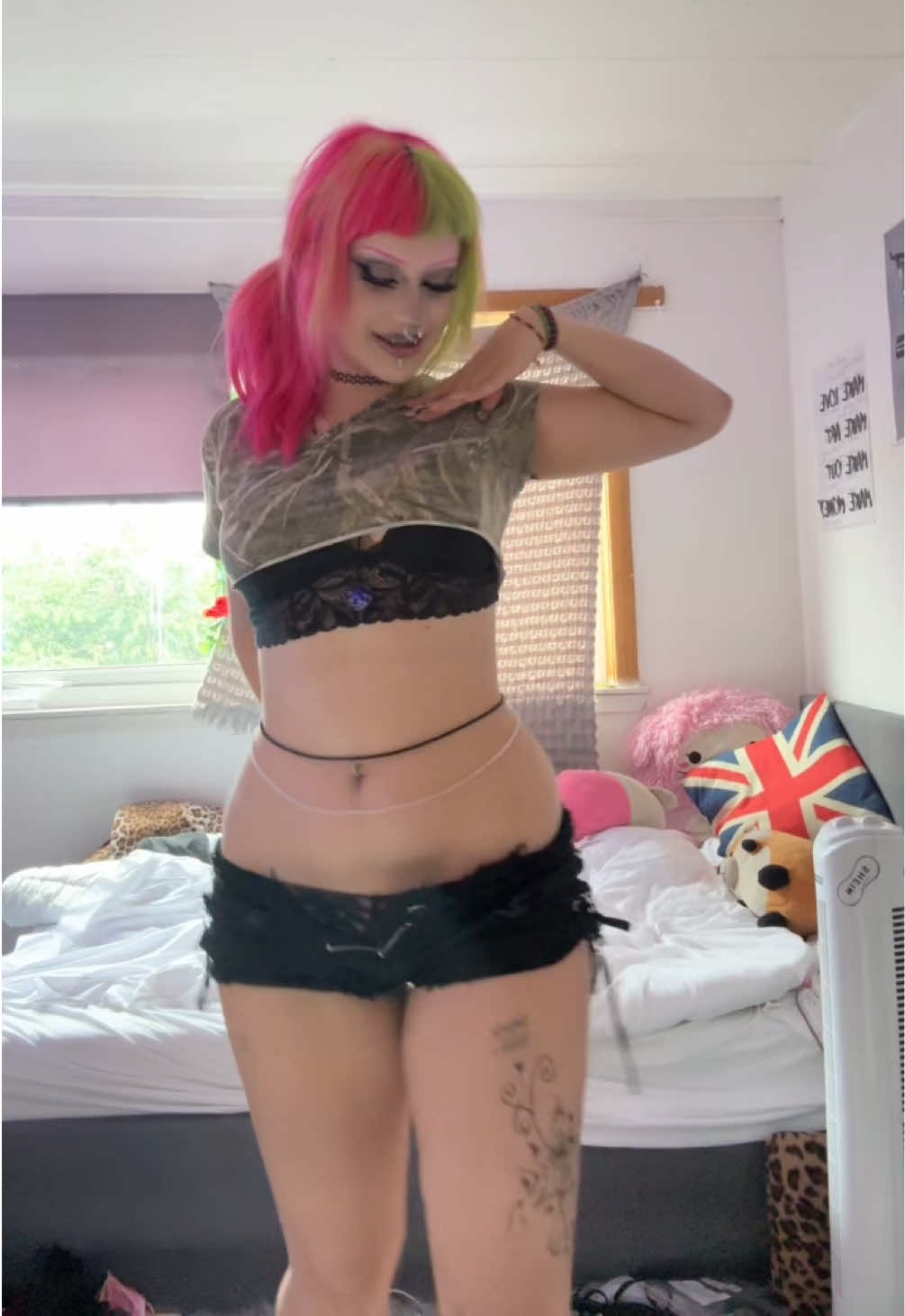 @☣︎