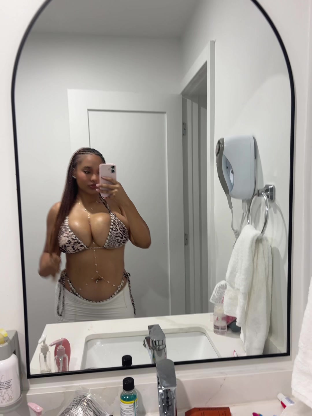 @Ghiz1700_