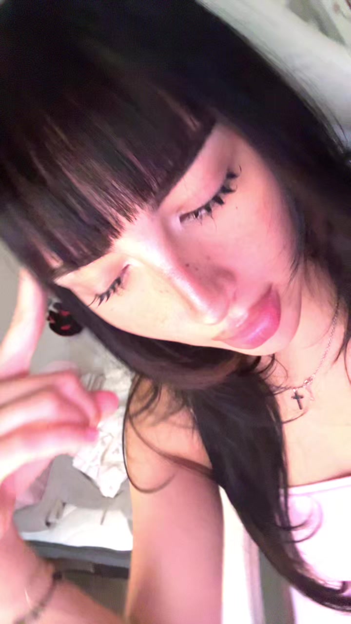@Lina ☆✲゚。(((´♡‿♡`+)))。゚✲☆