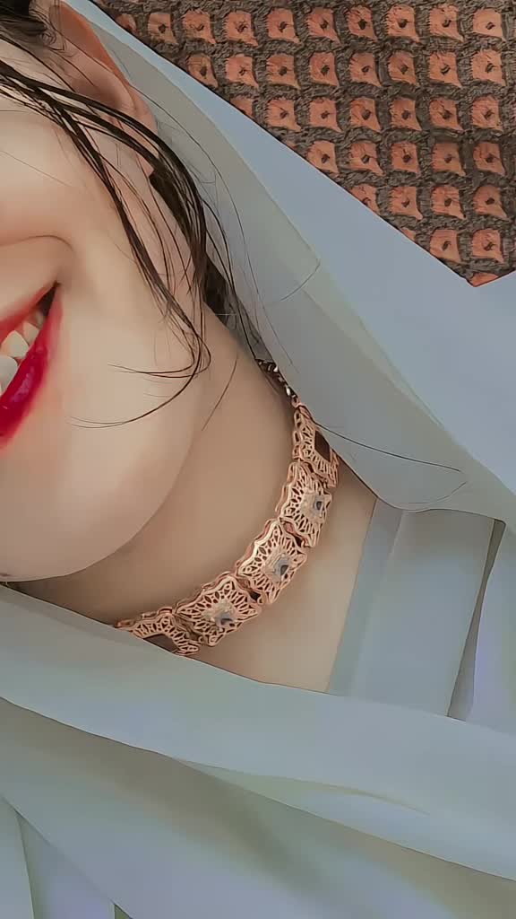 @༺ 🍁𝑬𝒚𝒆𝒔 𝒒𝒖𝒆𝒆𝒏🍁 ༻