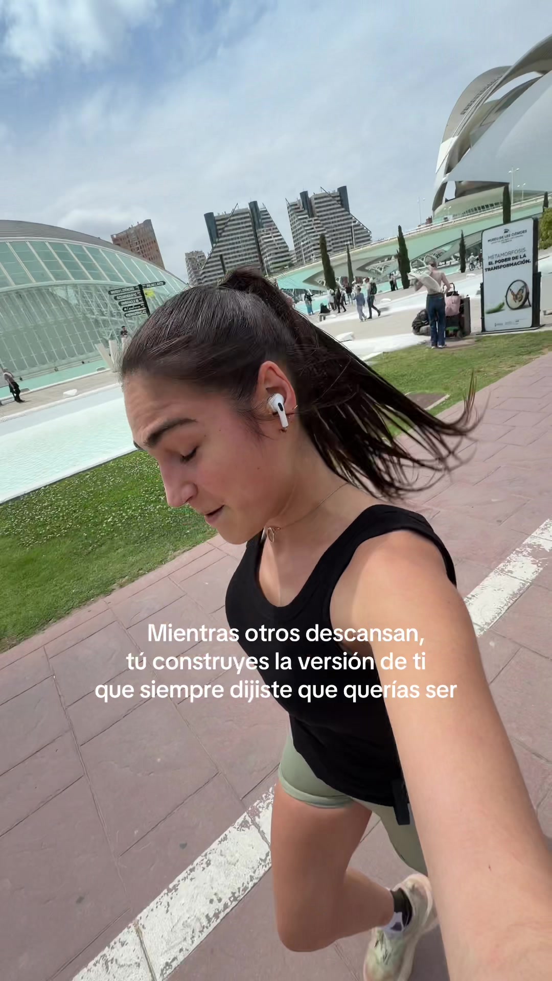 @Carlota White
