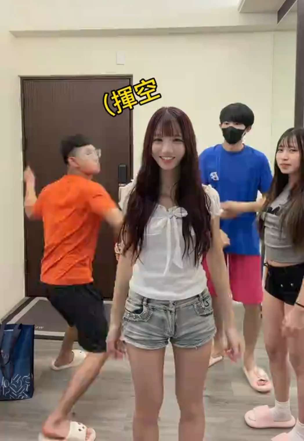 @小妮