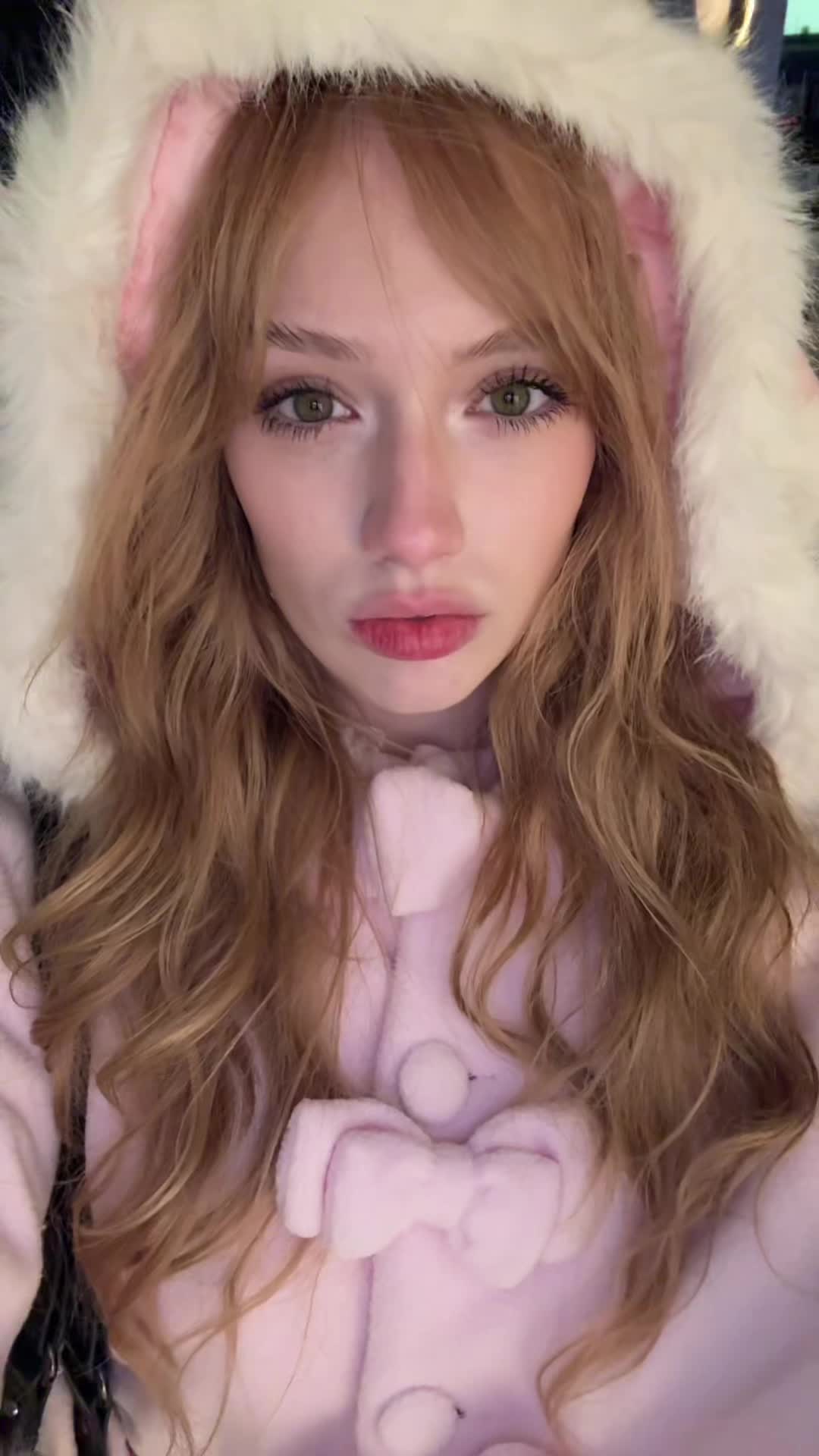 @MarisaLeona_