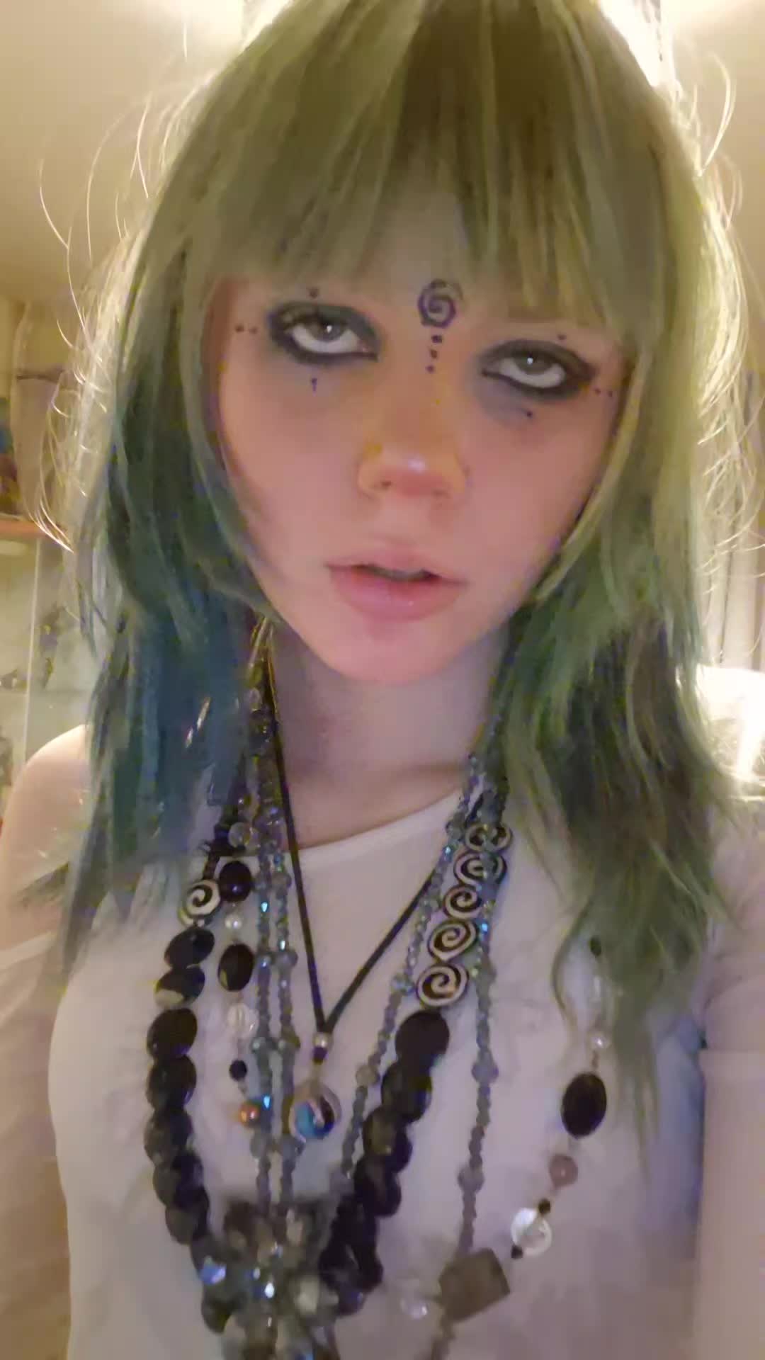 @𝔼𝕝𝕝𝕚𝕖