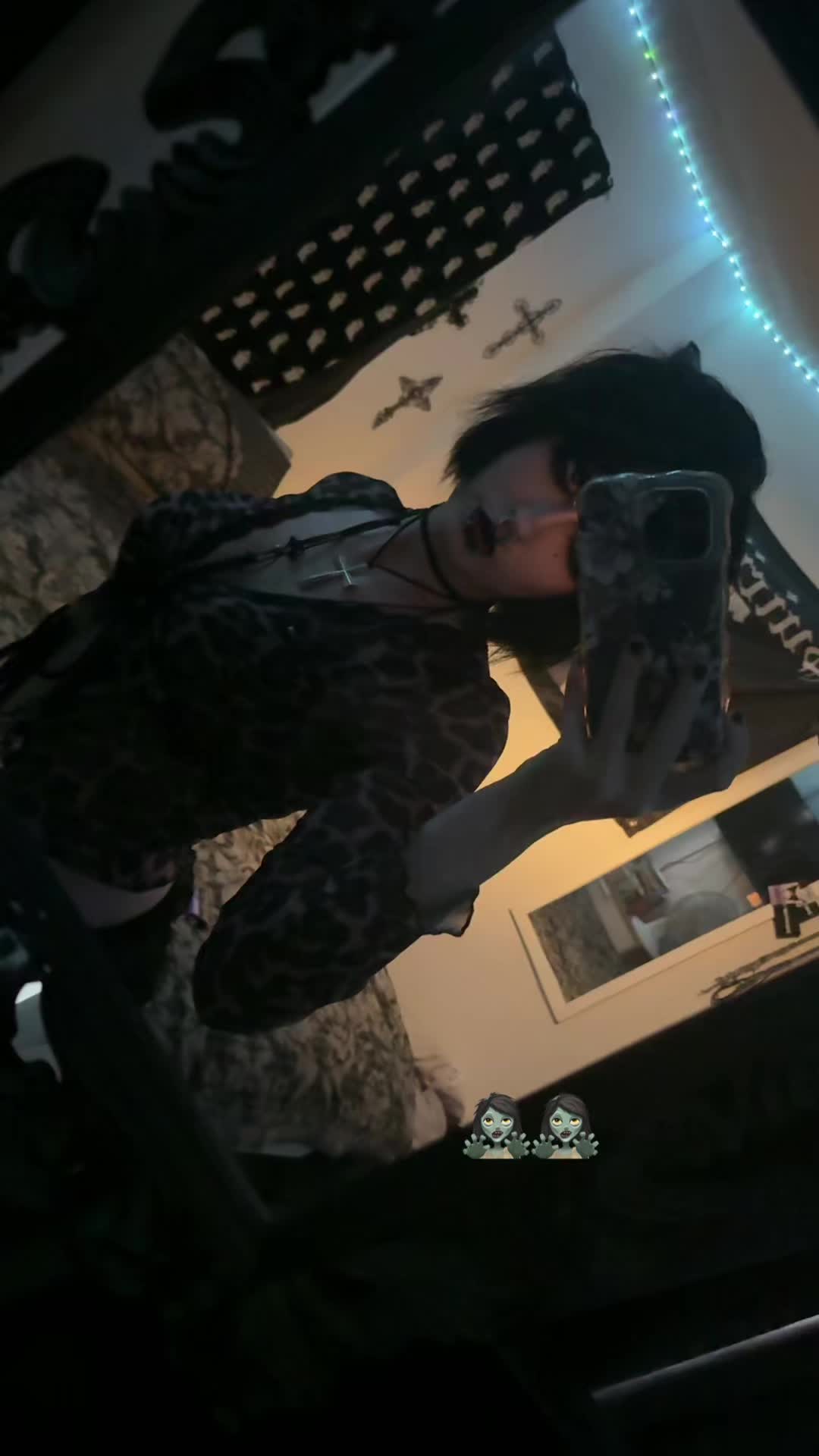 @𝔰𝔦𝔯𝔦𝔰 𓋹🧟&zwj;♀️ ݁ ˖ִ