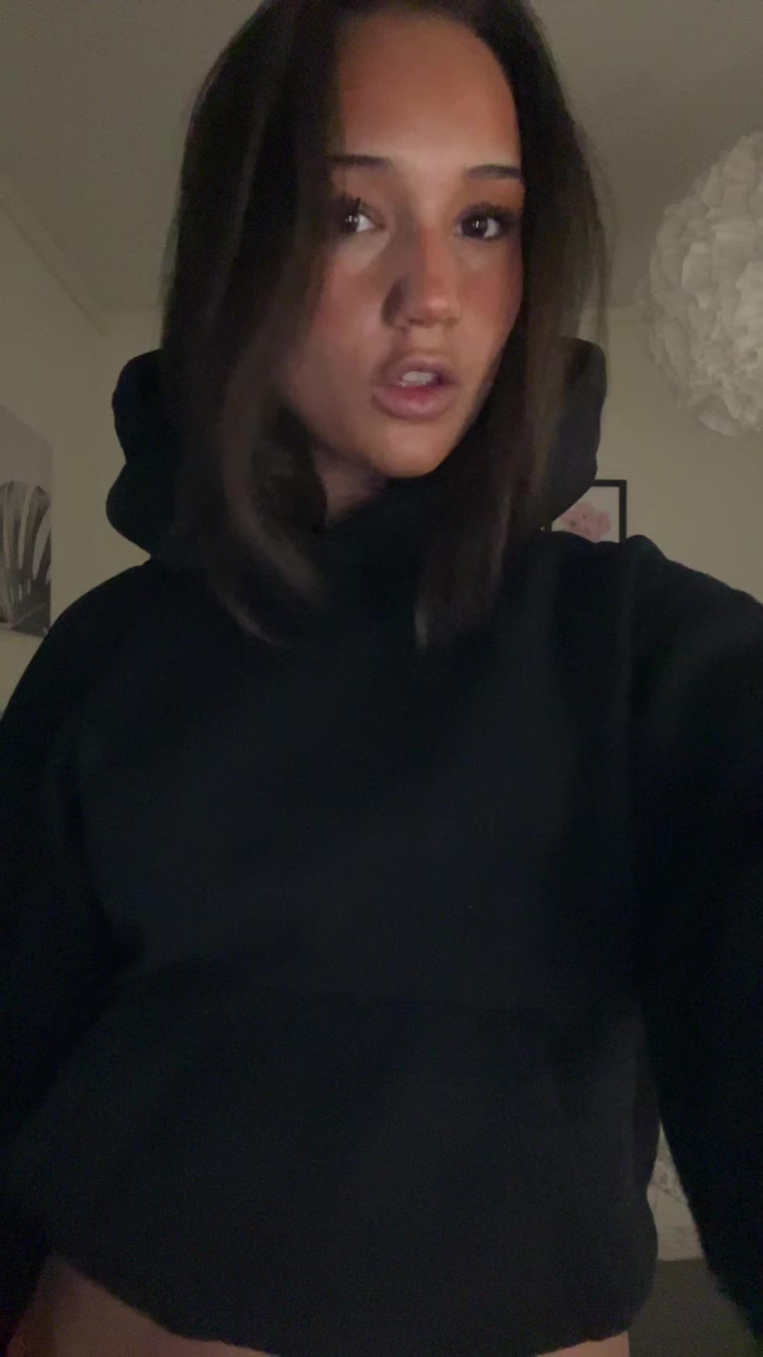 @L E O N I