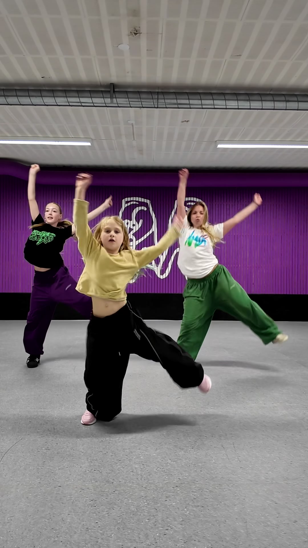 @MixDancers Academy