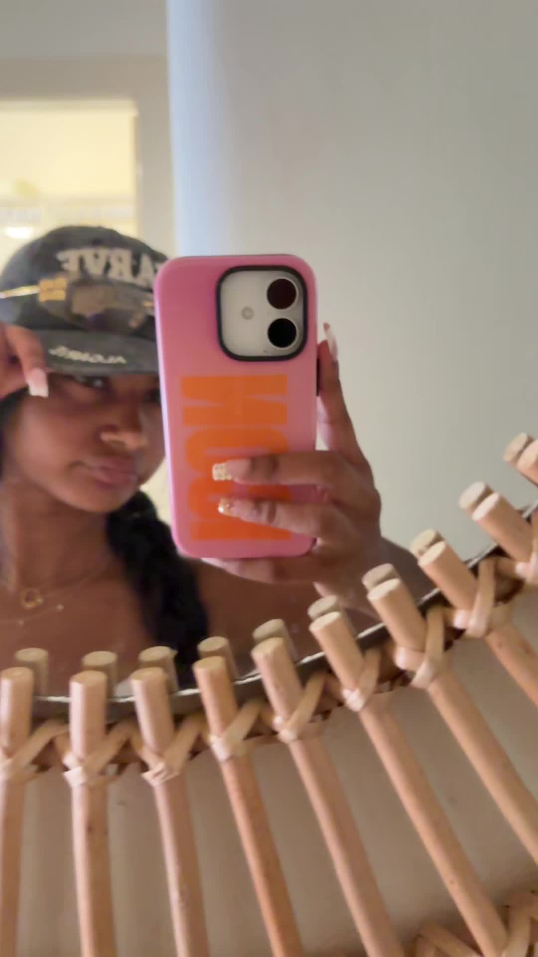 @anika