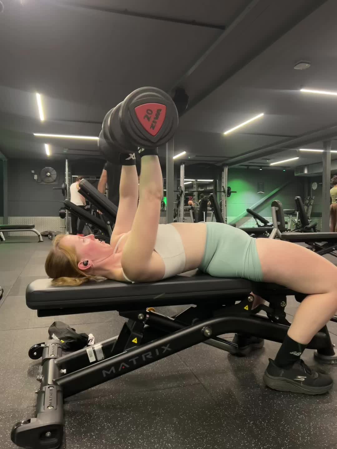 @hollyz12345