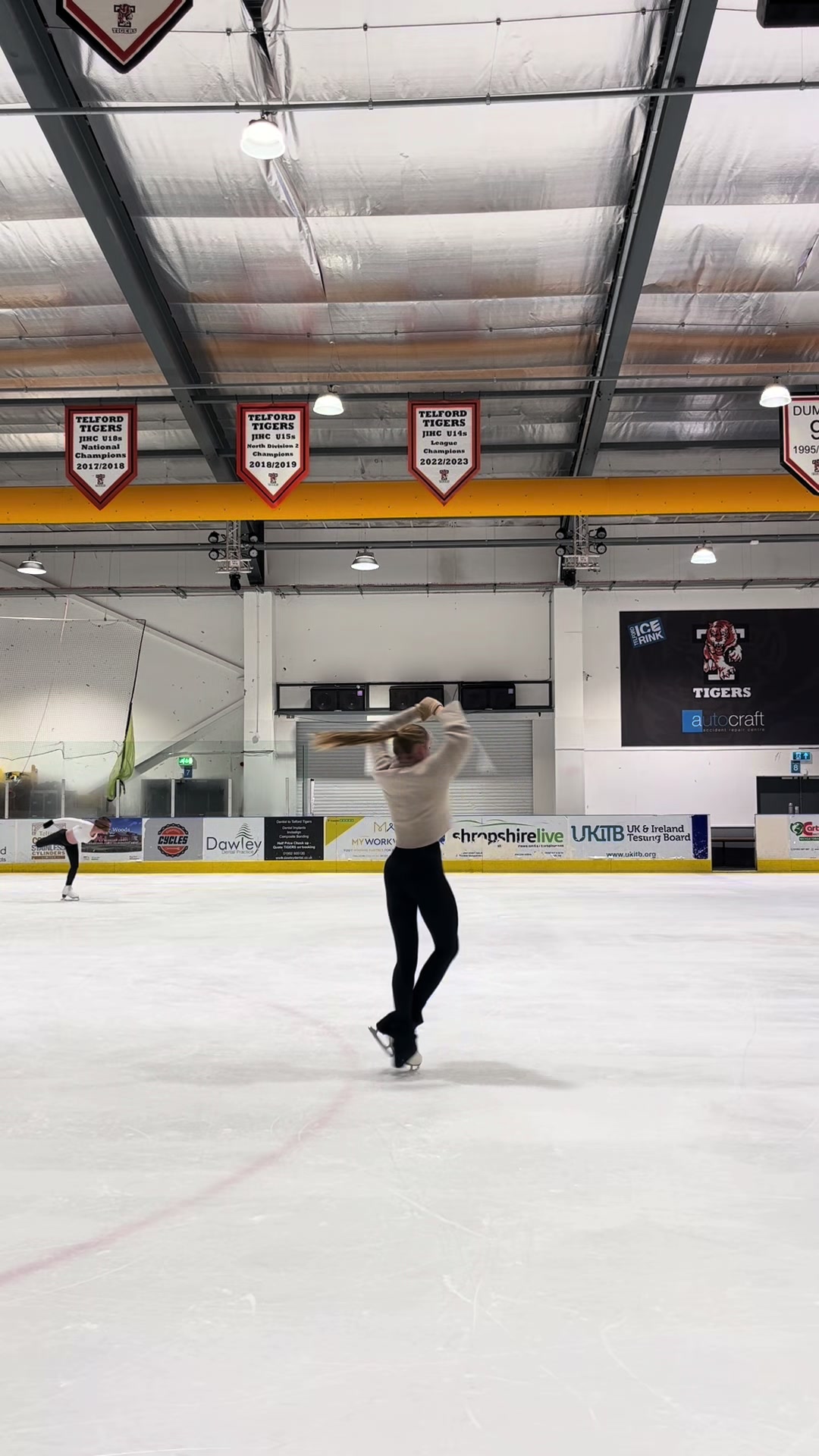 @Naomi ⛸️