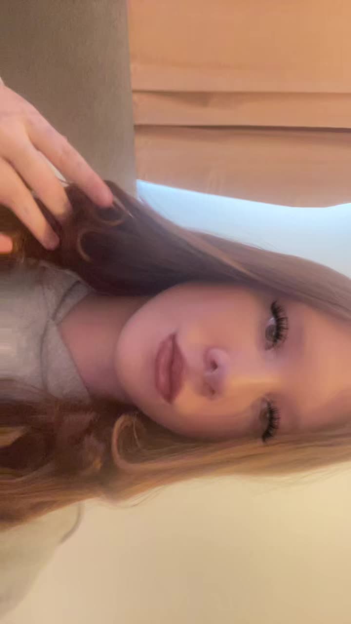 @Bella