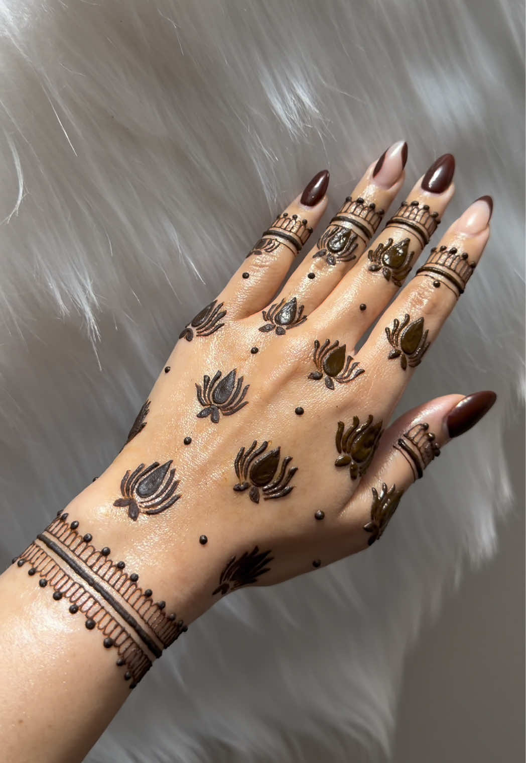 @charmsofmehandi