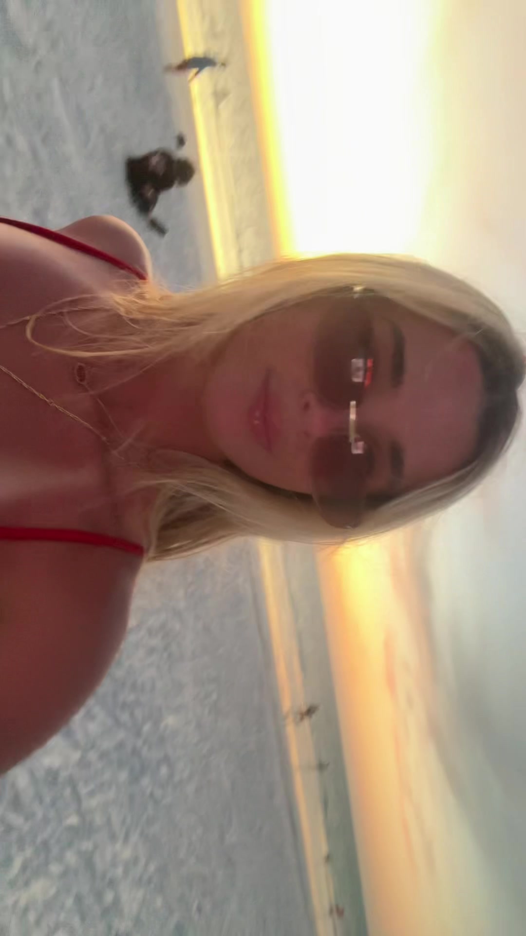 @thatblondandbrunete