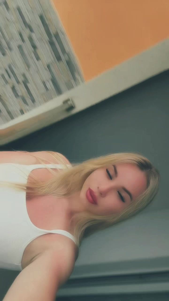 @𝓔𝓚🌘