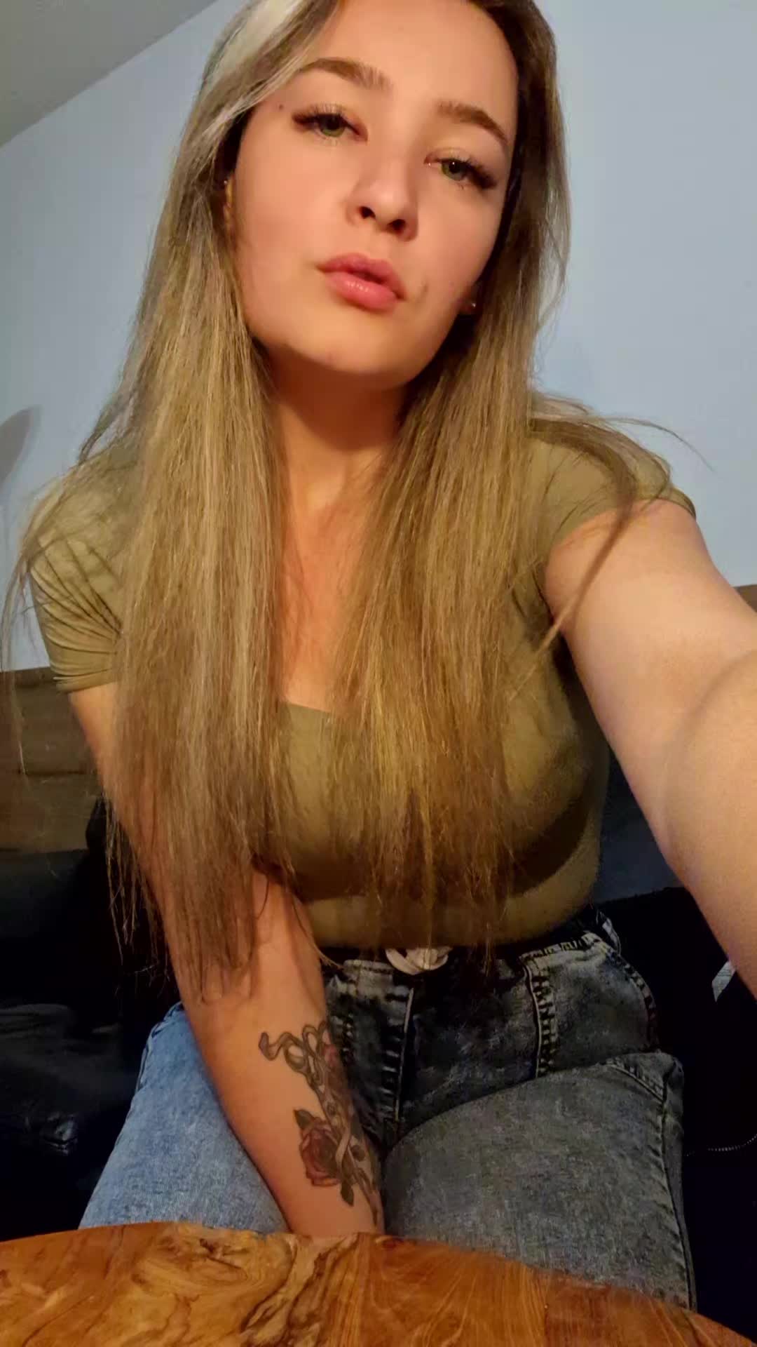 @vikt&oacute;ria kiss