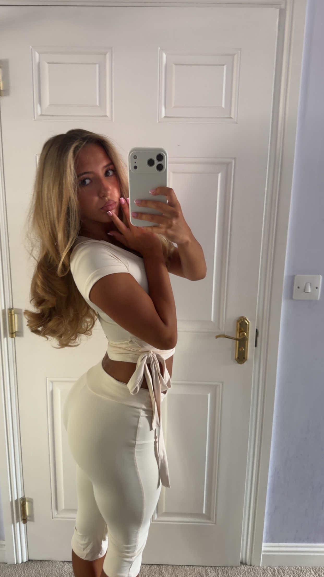 @christinalapox