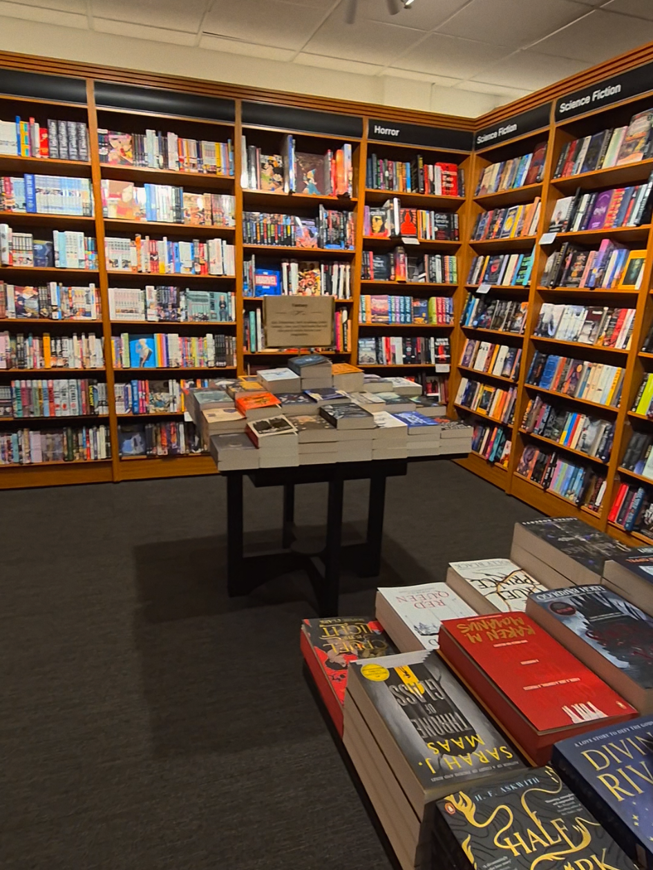 @Hayles&bull;Booktok 📚✨️