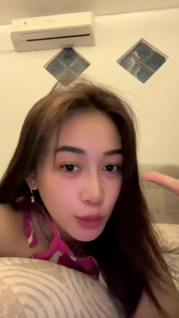 @RINDI ANTIKA REAL ๐๏ธ