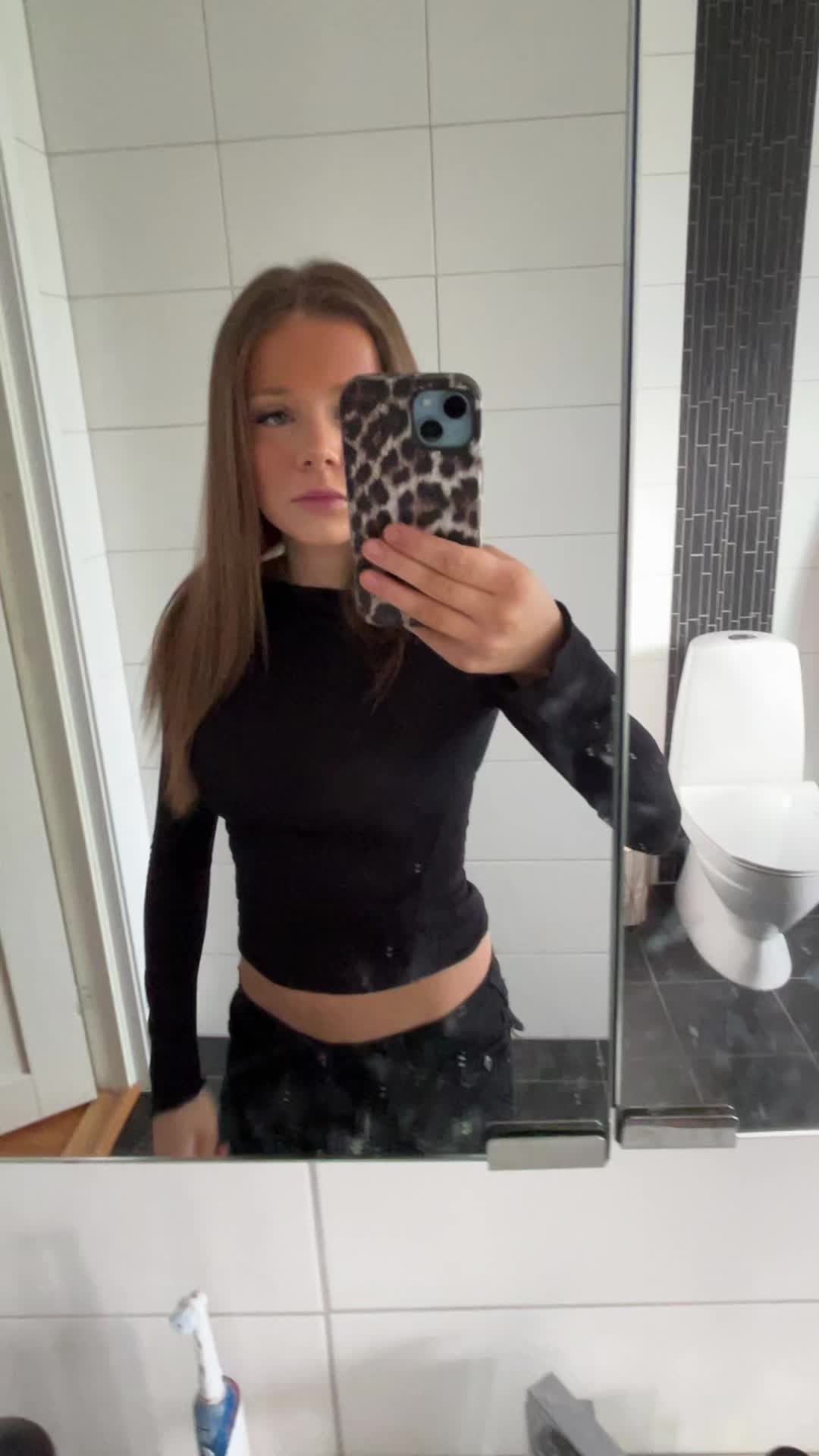 @Ella🫰🏼