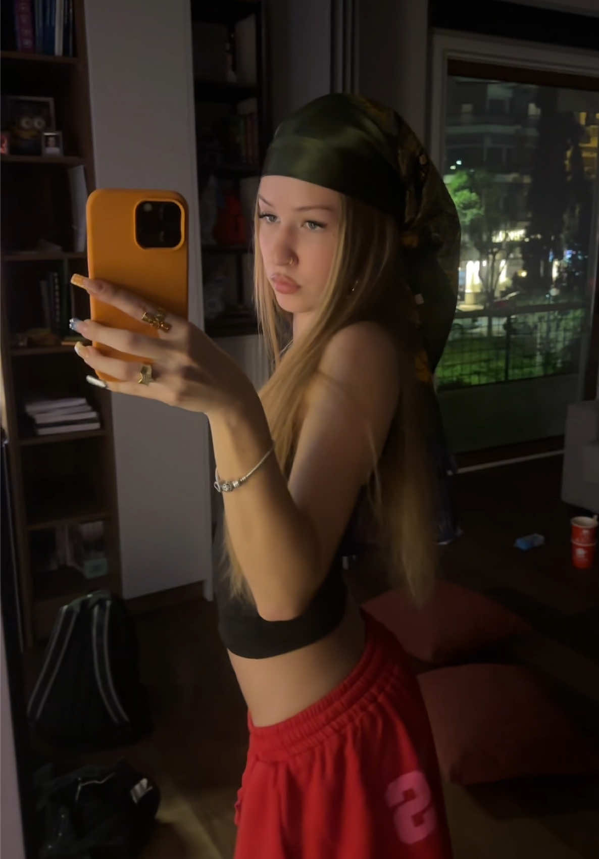 @🙋🏼♀️