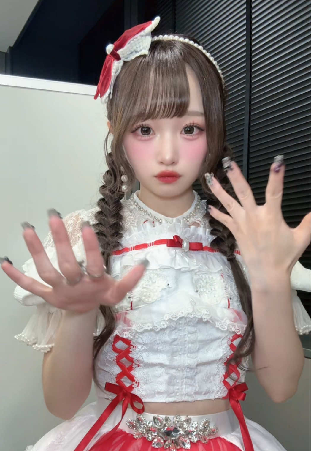 @にしのありさ