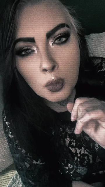@🥀𝕿𝖍𝖊 𝕯𝖆𝖗𝖐 𝕼𝖚𝖊𝖊𝖓🖤