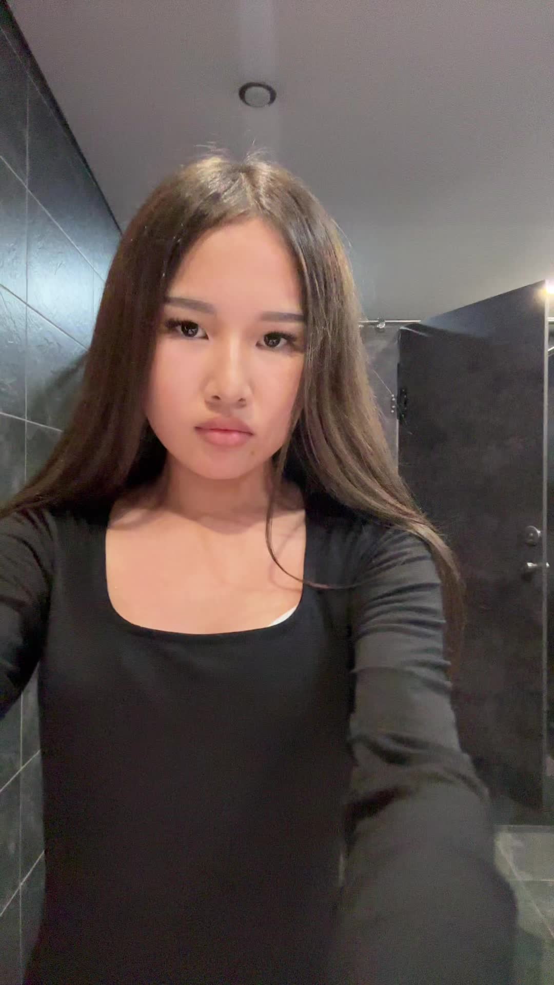 @๐ ๐ฆ ๐ข ๐ง ๐จ ๐ซ ๐ข ๐ฌ