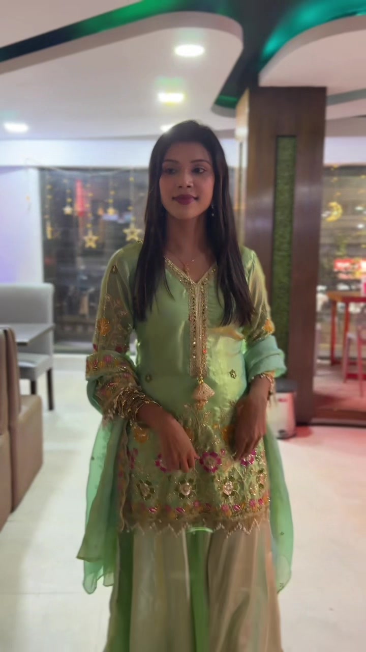 @👩🎓⚖️Arshi +(আরু)⚖️🎓