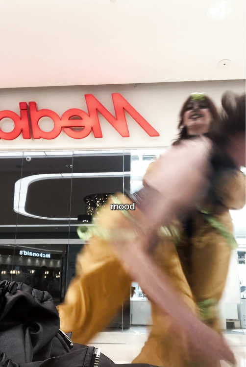 @⎊ ४ LAURII !! ϟ Ⓐ