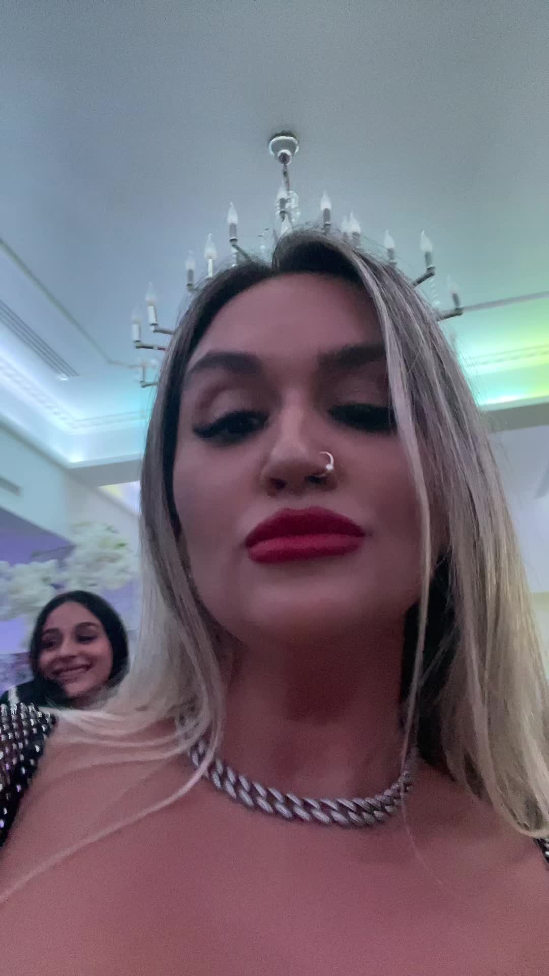 @Ana Carastan