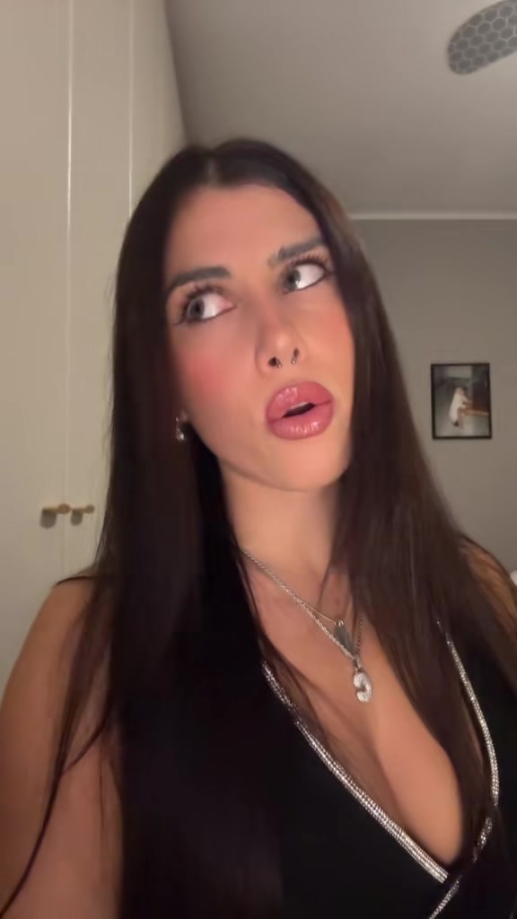 @𝐂𝐀𝐑𝐎𝐋𝐀