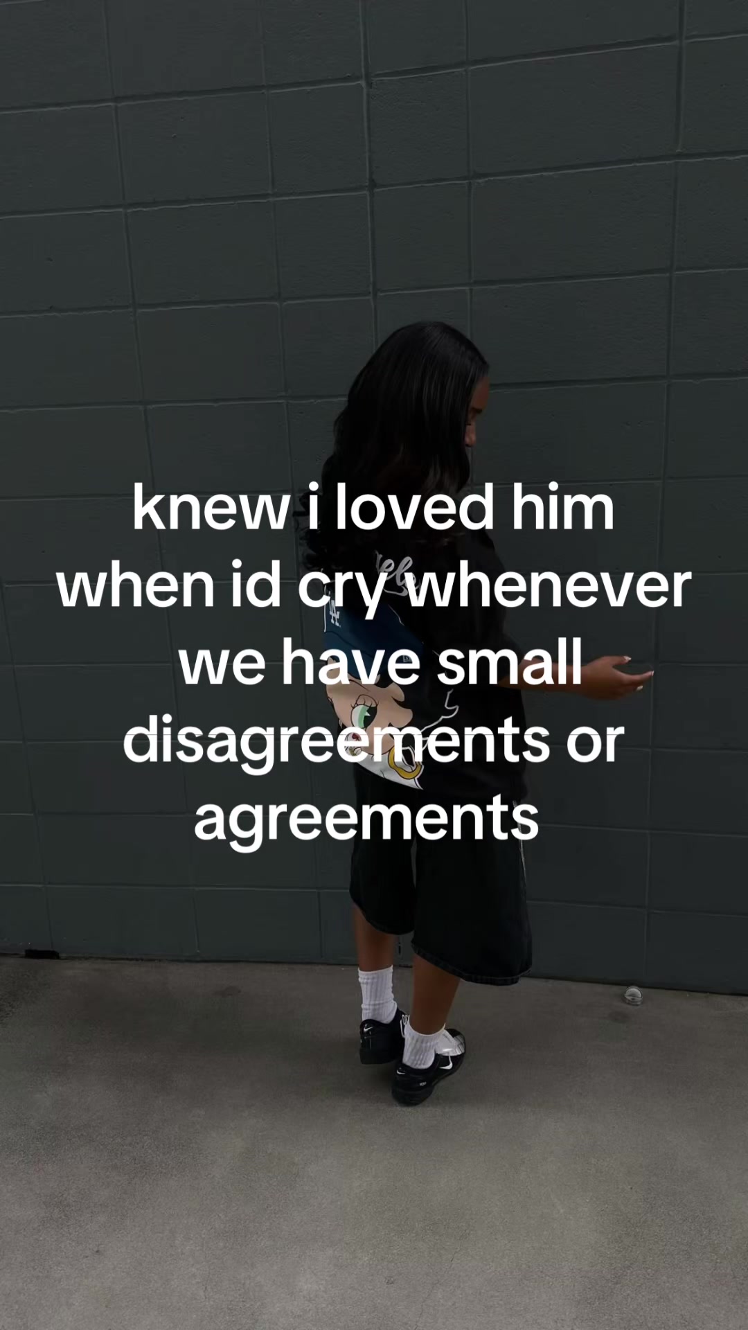 @𝒱