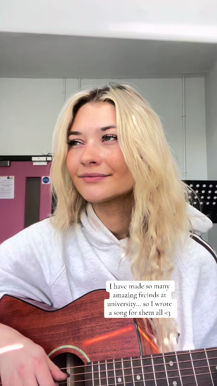 @Charlie louise 🥰💖